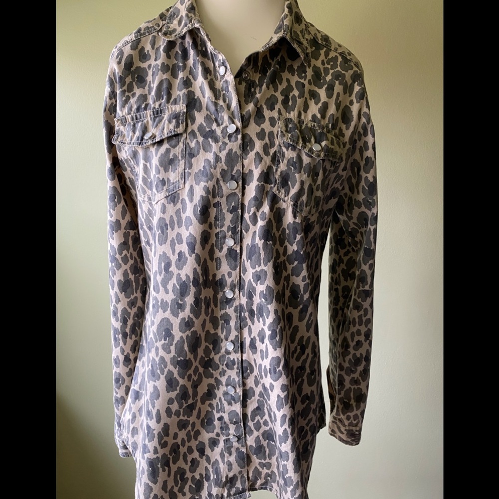 Long-sleeved camo shirt by papertee.